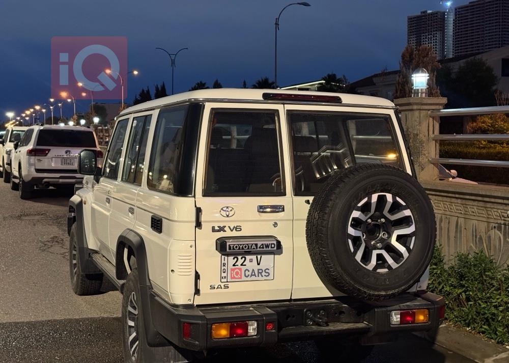 تويوتا لاند كروزر 76